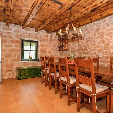 Amazing In Glavina Gornja Holiday home Gornja Glavina